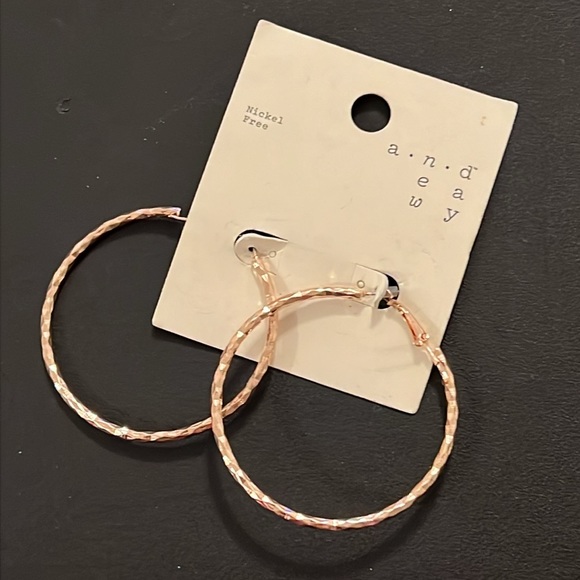 NWT A New Day Rose Gold Tone Diamond Cut Hoop Earrings - Picture 2 of 3